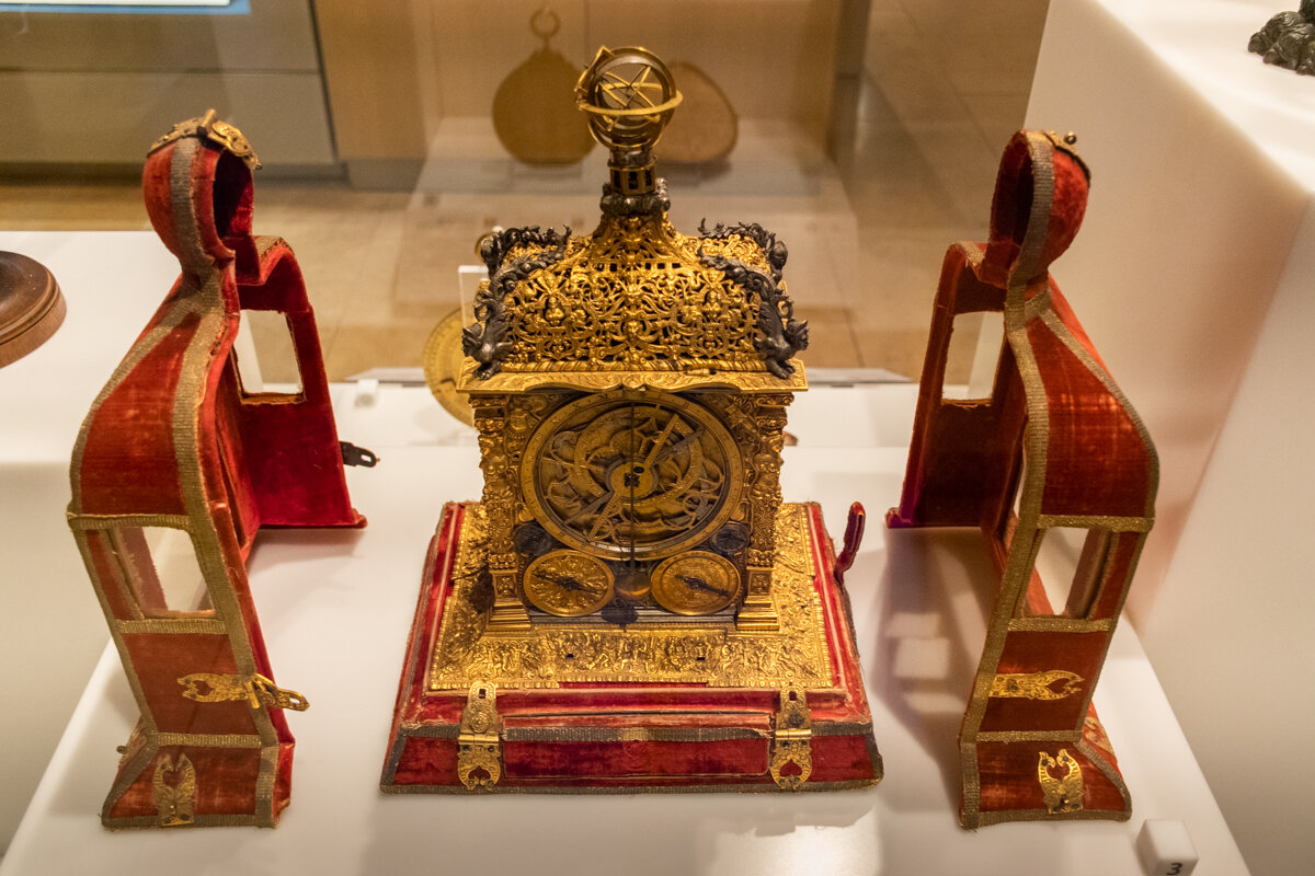 Boîte dorée invention de Galilée à Florence