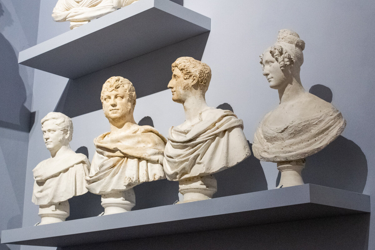 Bustes dans la galerie de l'Académie à Florence
