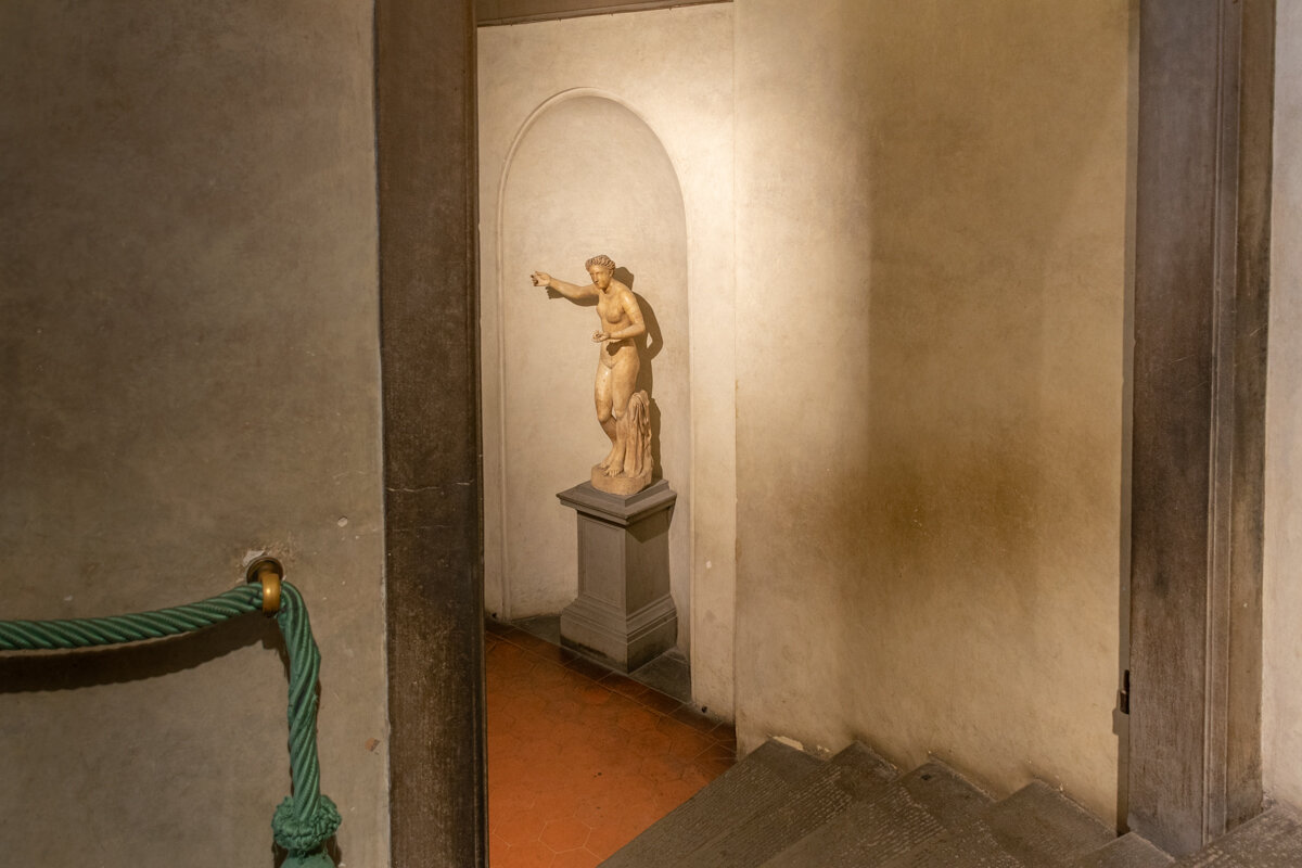 Dans un couloir du musée du palais Vecchio