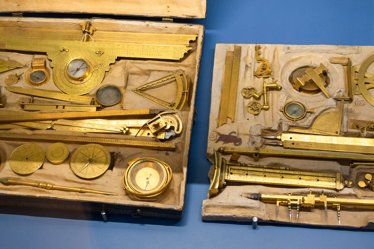 Instruments de mesure dans le musée Galilée de Florence