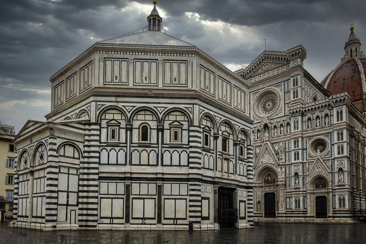La grande cathédrale de Florence sous la pluie